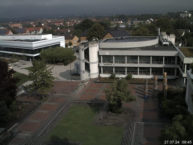 Foto der Webcam: Verwaltungsgebäude, Innenhof mit Audimax, Hörsaal-Gebäude 1