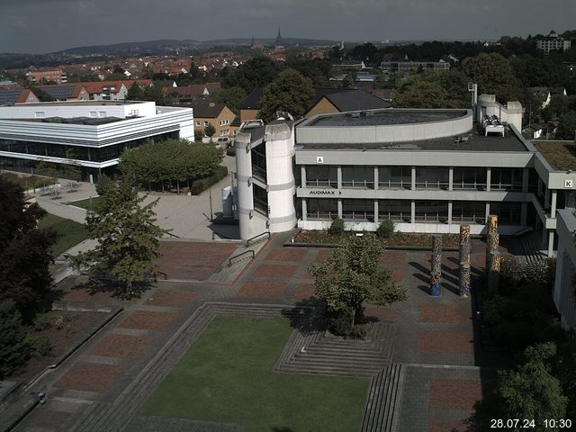 Foto der Webcam: Verwaltungsgebäude, Innenhof mit Audimax, Hörsaal-Gebäude 1