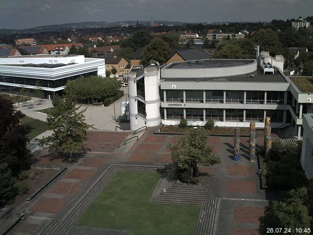 Foto der Webcam: Verwaltungsgebäude, Innenhof mit Audimax, Hörsaal-Gebäude 1