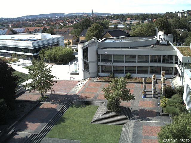 Foto der Webcam: Verwaltungsgebäude, Innenhof mit Audimax, Hörsaal-Gebäude 1