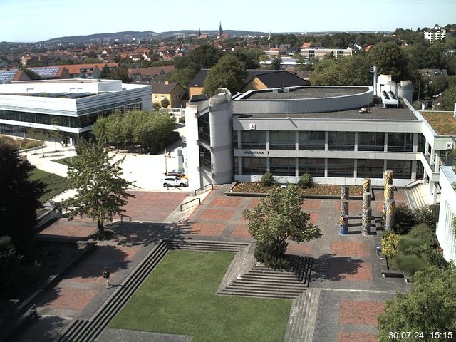 Foto der Webcam: Verwaltungsgebäude, Innenhof mit Audimax, Hörsaal-Gebäude 1