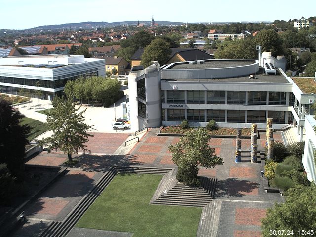 Foto der Webcam: Verwaltungsgebäude, Innenhof mit Audimax, Hörsaal-Gebäude 1