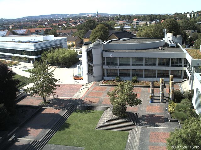 Foto der Webcam: Verwaltungsgebäude, Innenhof mit Audimax, Hörsaal-Gebäude 1