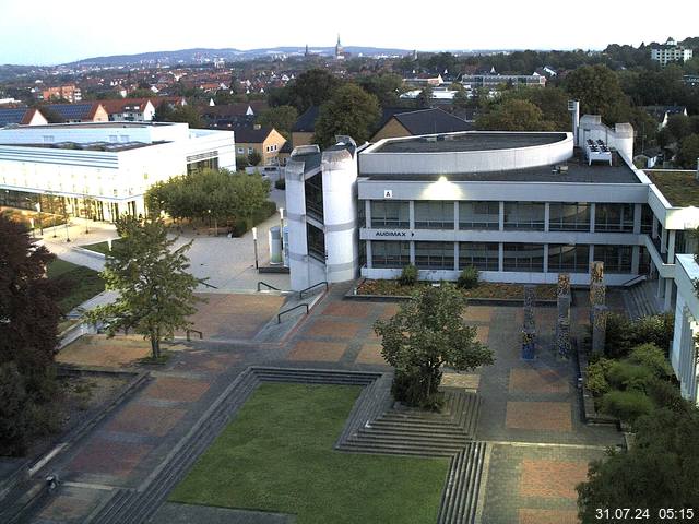 Foto der Webcam: Verwaltungsgebäude, Innenhof mit Audimax, Hörsaal-Gebäude 1