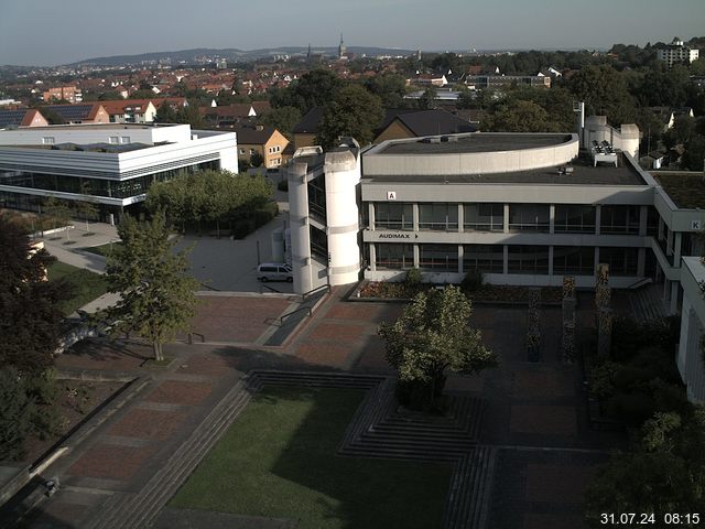 Foto der Webcam: Verwaltungsgebäude, Innenhof mit Audimax, Hörsaal-Gebäude 1