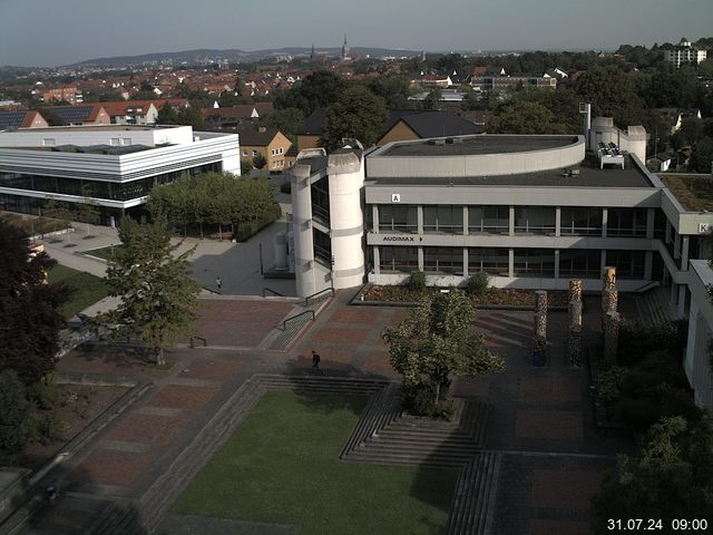 Foto der Webcam: Verwaltungsgebäude, Innenhof mit Audimax, Hörsaal-Gebäude 1