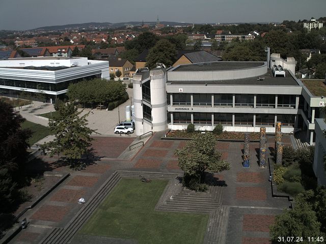 Foto der Webcam: Verwaltungsgebäude, Innenhof mit Audimax, Hörsaal-Gebäude 1