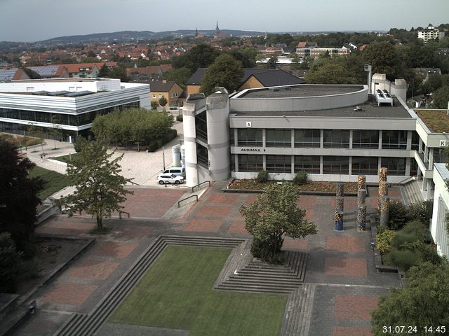 Foto der Webcam: Verwaltungsgebäude, Innenhof mit Audimax, Hörsaal-Gebäude 1