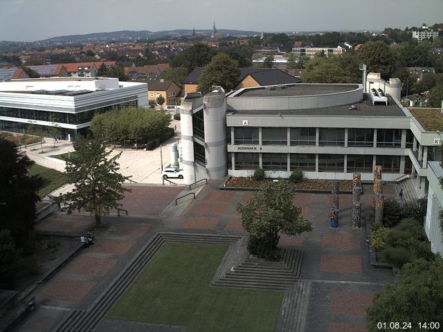 Foto der Webcam: Verwaltungsgebäude, Innenhof mit Audimax, Hörsaal-Gebäude 1