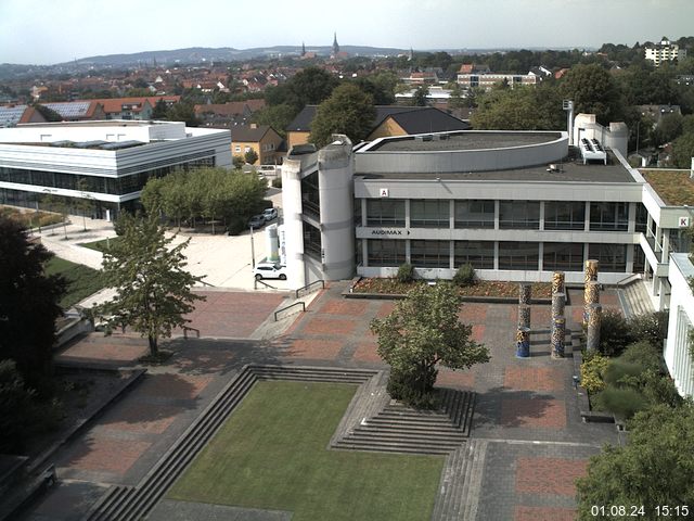 Foto der Webcam: Verwaltungsgebäude, Innenhof mit Audimax, Hörsaal-Gebäude 1