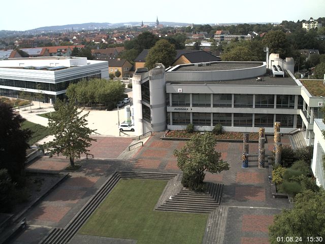 Foto der Webcam: Verwaltungsgebäude, Innenhof mit Audimax, Hörsaal-Gebäude 1