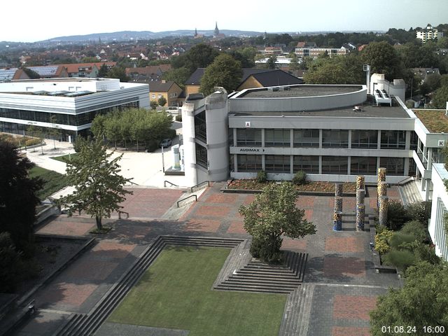 Foto der Webcam: Verwaltungsgebäude, Innenhof mit Audimax, Hörsaal-Gebäude 1