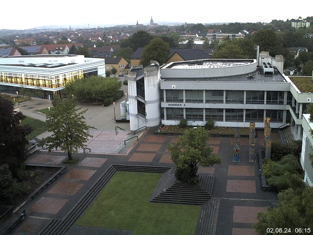 Foto der Webcam: Verwaltungsgebäude, Innenhof mit Audimax, Hörsaal-Gebäude 1