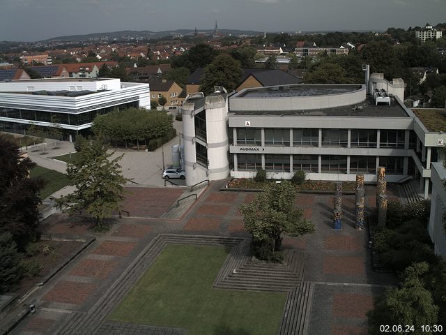 Foto der Webcam: Verwaltungsgebäude, Innenhof mit Audimax, Hörsaal-Gebäude 1