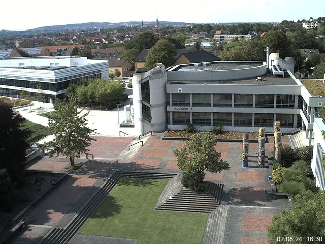 Foto der Webcam: Verwaltungsgebäude, Innenhof mit Audimax, Hörsaal-Gebäude 1