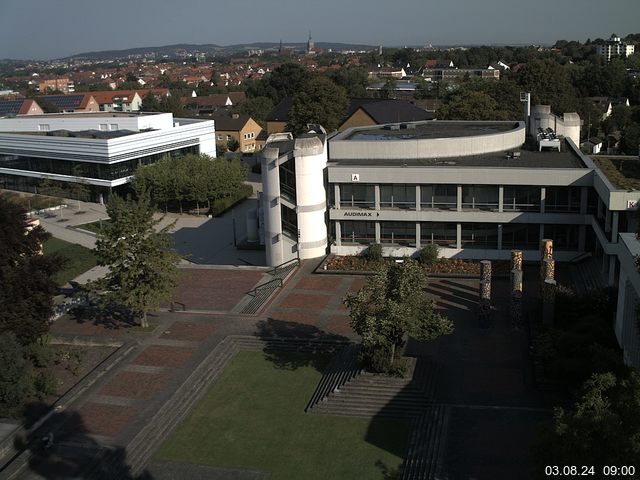 Foto der Webcam: Verwaltungsgebäude, Innenhof mit Audimax, Hörsaal-Gebäude 1