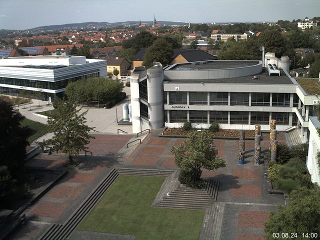 Foto der Webcam: Verwaltungsgebäude, Innenhof mit Audimax, Hörsaal-Gebäude 1