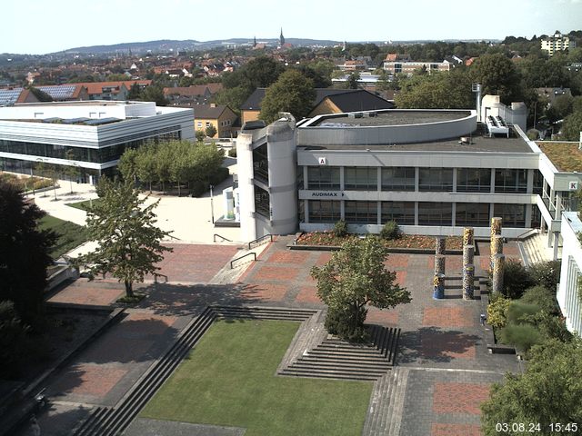 Foto der Webcam: Verwaltungsgebäude, Innenhof mit Audimax, Hörsaal-Gebäude 1