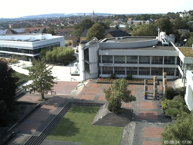 Foto der Webcam: Verwaltungsgebäude, Innenhof mit Audimax, Hörsaal-Gebäude 1