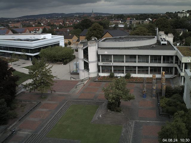 Foto der Webcam: Verwaltungsgebäude, Innenhof mit Audimax, Hörsaal-Gebäude 1