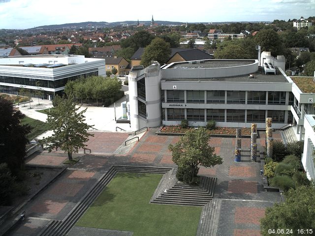 Foto der Webcam: Verwaltungsgebäude, Innenhof mit Audimax, Hörsaal-Gebäude 1