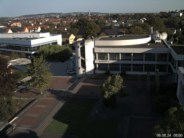 Foto der Webcam: Verwaltungsgebäude, Innenhof mit Audimax, Hörsaal-Gebäude 1