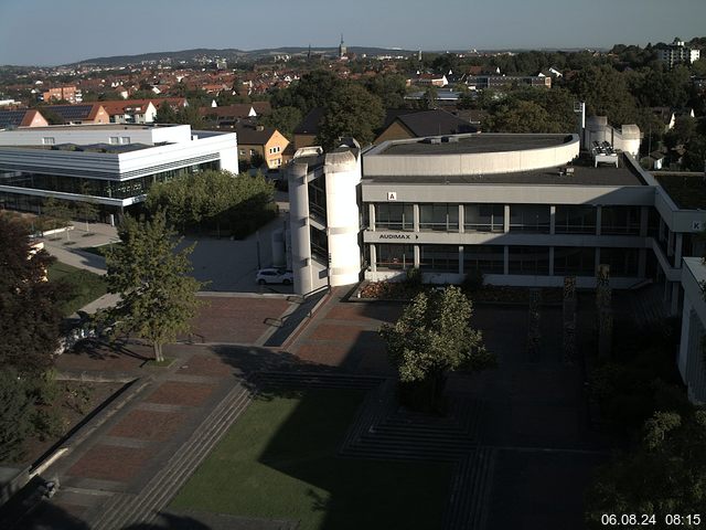 Foto der Webcam: Verwaltungsgebäude, Innenhof mit Audimax, Hörsaal-Gebäude 1