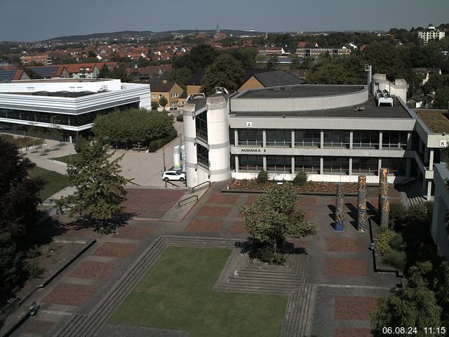 Foto der Webcam: Verwaltungsgebäude, Innenhof mit Audimax, Hörsaal-Gebäude 1