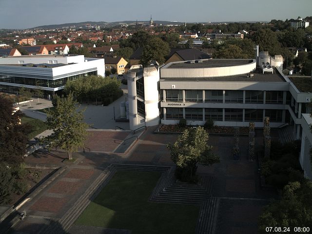 Foto der Webcam: Verwaltungsgebäude, Innenhof mit Audimax, Hörsaal-Gebäude 1