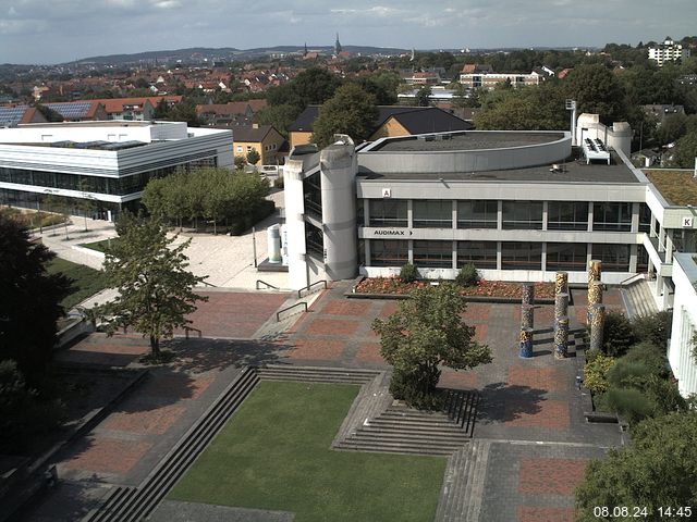 Foto der Webcam: Verwaltungsgebäude, Innenhof mit Audimax, Hörsaal-Gebäude 1