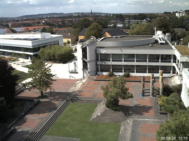 Foto der Webcam: Verwaltungsgebäude, Innenhof mit Audimax, Hörsaal-Gebäude 1