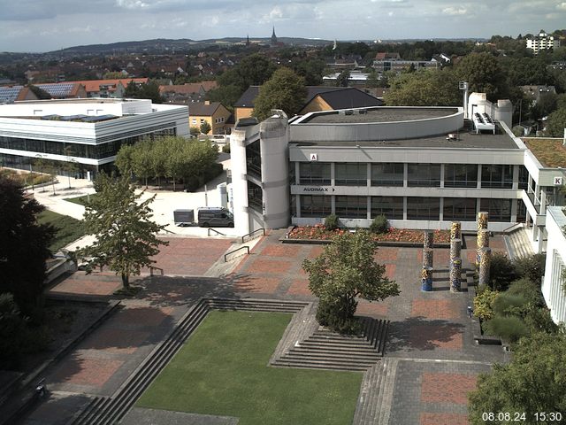 Foto der Webcam: Verwaltungsgebäude, Innenhof mit Audimax, Hörsaal-Gebäude 1