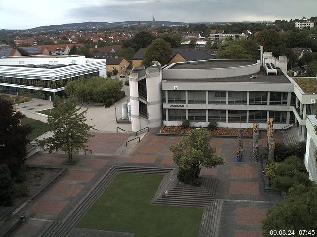 Foto der Webcam: Verwaltungsgebäude, Innenhof mit Audimax, Hörsaal-Gebäude 1