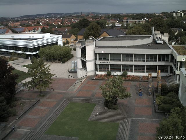 Foto der Webcam: Verwaltungsgebäude, Innenhof mit Audimax, Hörsaal-Gebäude 1