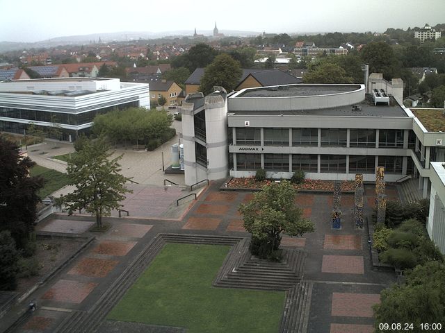 Foto der Webcam: Verwaltungsgebäude, Innenhof mit Audimax, Hörsaal-Gebäude 1