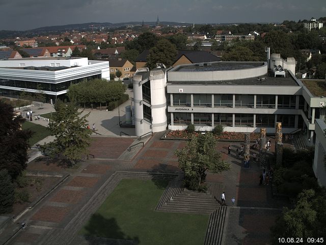 Foto der Webcam: Verwaltungsgebäude, Innenhof mit Audimax, Hörsaal-Gebäude 1