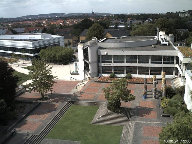 Foto der Webcam: Verwaltungsgebäude, Innenhof mit Audimax, Hörsaal-Gebäude 1