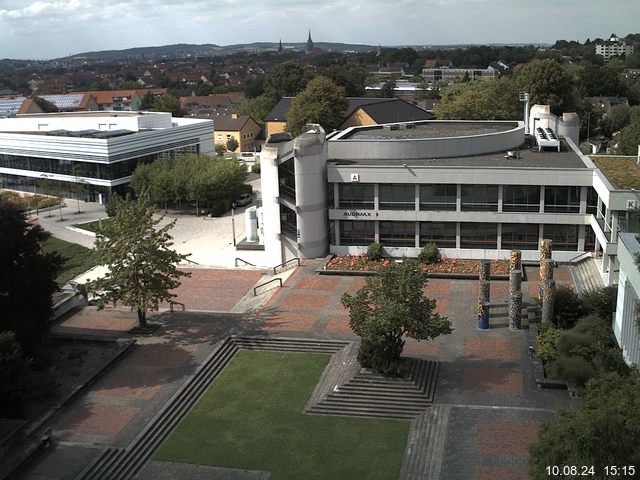 Foto der Webcam: Verwaltungsgebäude, Innenhof mit Audimax, Hörsaal-Gebäude 1