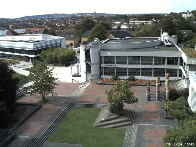 Foto der Webcam: Verwaltungsgebäude, Innenhof mit Audimax, Hörsaal-Gebäude 1