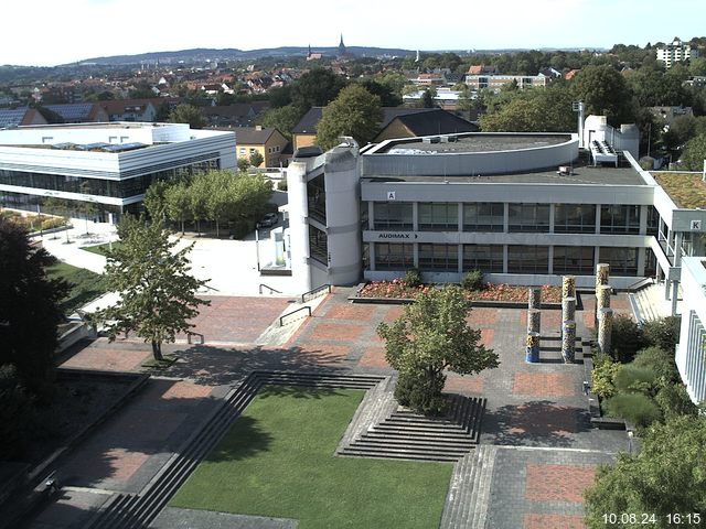 Foto der Webcam: Verwaltungsgebäude, Innenhof mit Audimax, Hörsaal-Gebäude 1