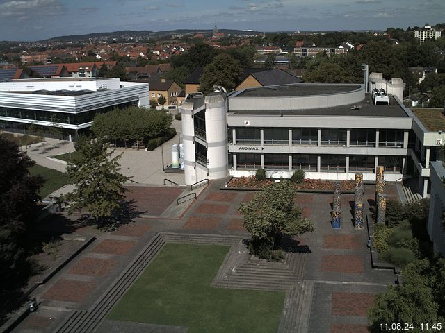 Foto der Webcam: Verwaltungsgebäude, Innenhof mit Audimax, Hörsaal-Gebäude 1