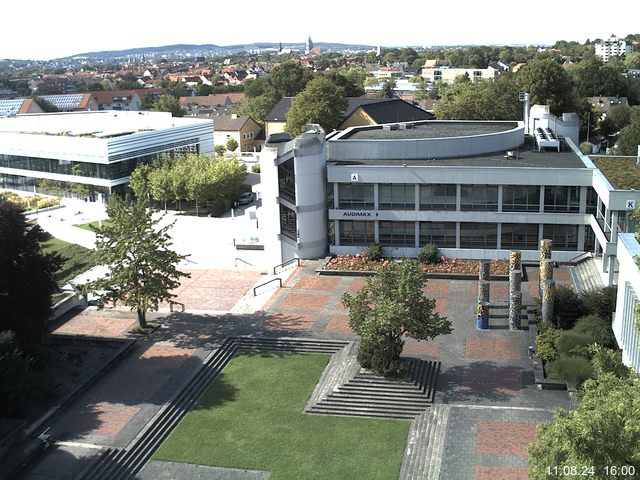 Foto der Webcam: Verwaltungsgebäude, Innenhof mit Audimax, Hörsaal-Gebäude 1