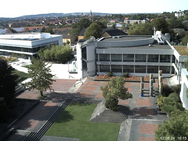 Foto der Webcam: Verwaltungsgebäude, Innenhof mit Audimax, Hörsaal-Gebäude 1