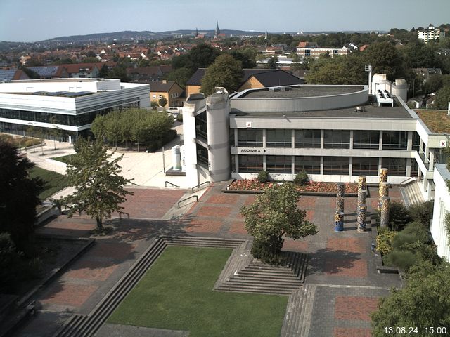 Foto der Webcam: Verwaltungsgebäude, Innenhof mit Audimax, Hörsaal-Gebäude 1