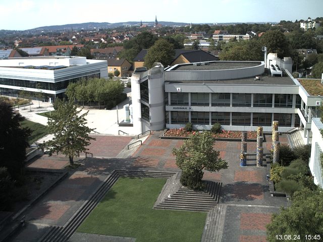 Foto der Webcam: Verwaltungsgebäude, Innenhof mit Audimax, Hörsaal-Gebäude 1