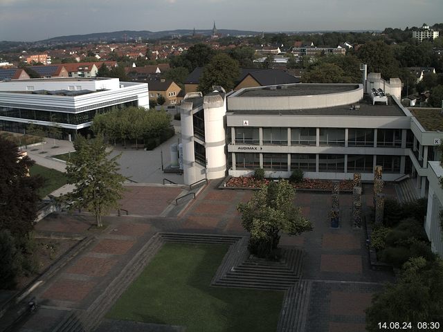 Foto der Webcam: Verwaltungsgebäude, Innenhof mit Audimax, Hörsaal-Gebäude 1