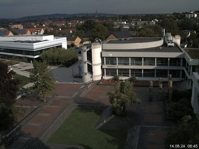 Foto der Webcam: Verwaltungsgebäude, Innenhof mit Audimax, Hörsaal-Gebäude 1