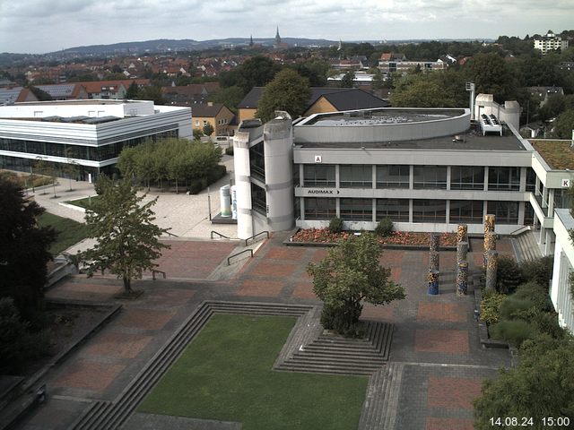 Foto der Webcam: Verwaltungsgebäude, Innenhof mit Audimax, Hörsaal-Gebäude 1