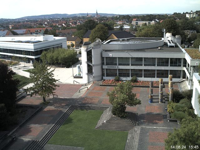 Foto der Webcam: Verwaltungsgebäude, Innenhof mit Audimax, Hörsaal-Gebäude 1