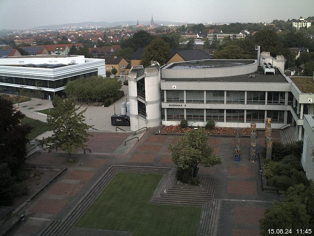 Foto der Webcam: Verwaltungsgebäude, Innenhof mit Audimax, Hörsaal-Gebäude 1